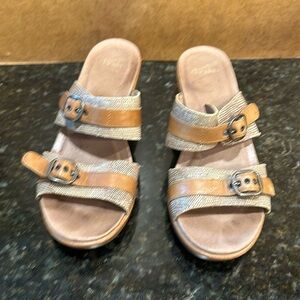 Dansko 39 Brown Sandals